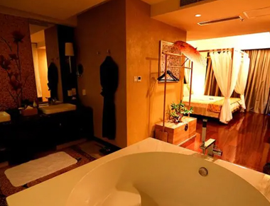 天津南开养生会所的黄昏恋：当爱情遇上八十岁